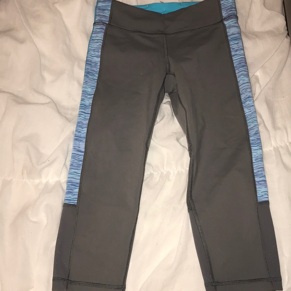 gray cropped ivivva leggings
